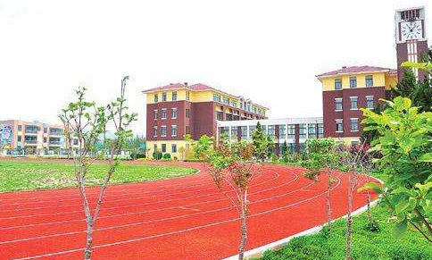 沙坪坝区曾家镇初级中学校