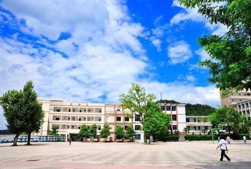 贵阳市建中学