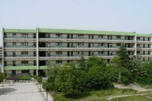 重庆市綦江县永新中学