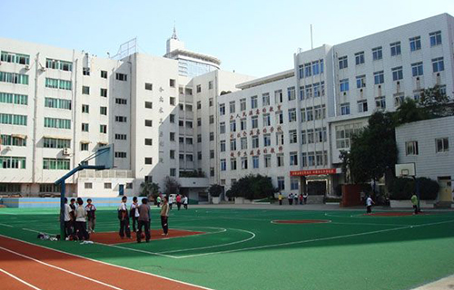 青城乡中学校