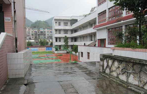 贵州省镇远县都坪中学校
