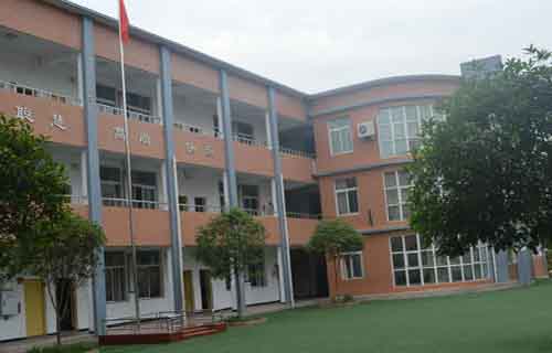 金堂县高板镇石龙初级中学校