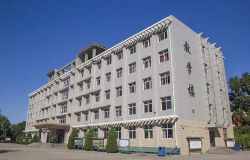 温江县金马中学校