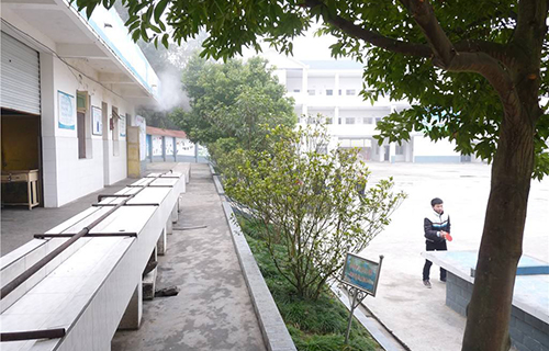 三台县凯河镇初级中学校