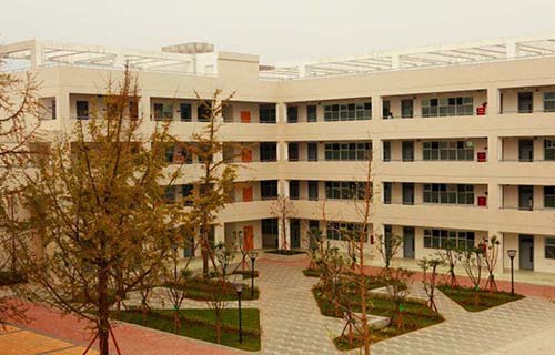 成都市莲新中学