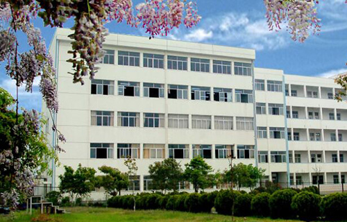 遵义县龙坑镇谢家初级中学