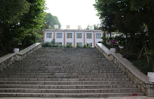贵阳市花溪第四中学