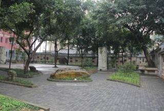 沾益县沾益乡龙华中学