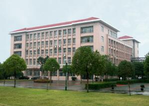 江油市新兴乡初级中学校