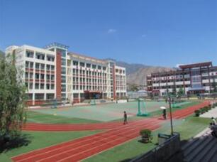 永川市卧龙中学