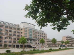盐亭县五龙乡初级中学