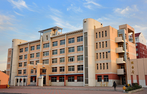 重庆市丰都县第三完全中学校