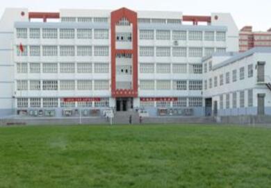 四川省中江县仓山中学校