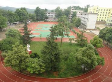 清镇市贵化中学
