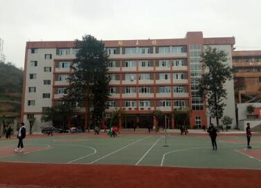 贵州兴义市巴结镇坡穴华荣中学