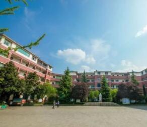 广汉市和兴镇中学