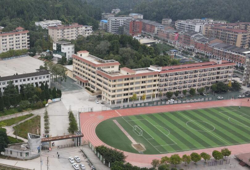 南部县建兴镇中学