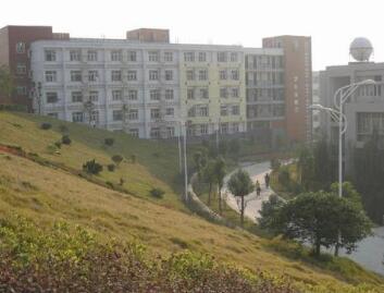 武汉市新洲区第一中学