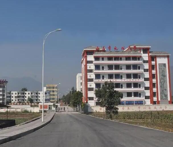 西昌市礼州中学校